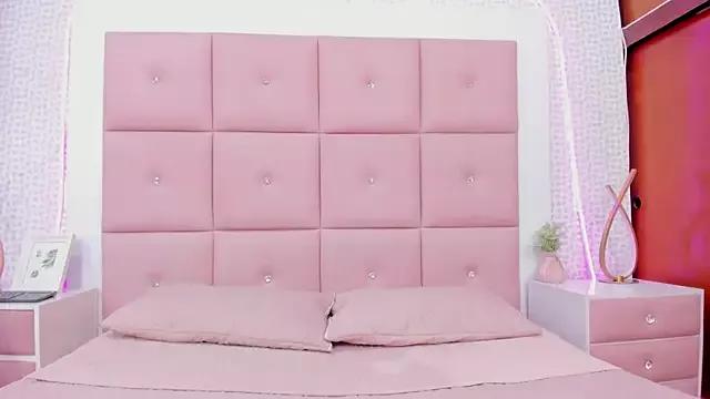 Unleash your urge for fetish cams livestreamers with our pick of steaming hot models, versed in the art of seduction and indulgence.