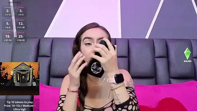 Unleash your urge for fetish cams livestreamers with our pick of steaming hot models, versed in the art of seduction and indulgence.