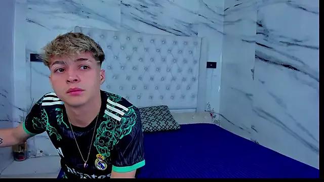 Unleash your urge for fetish cams livestreamers with our pick of steaming hot models, versed in the art of seduction and indulgence.