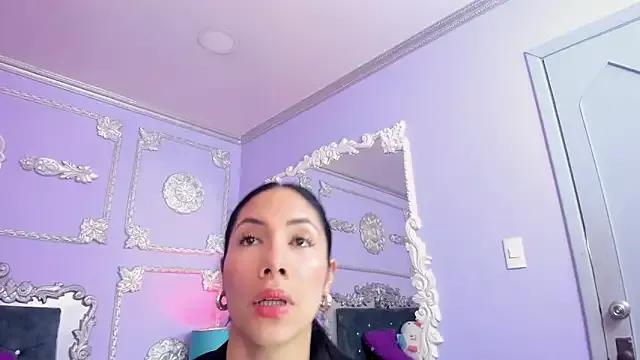 ArianaReynoldss from StripChat is Freechat