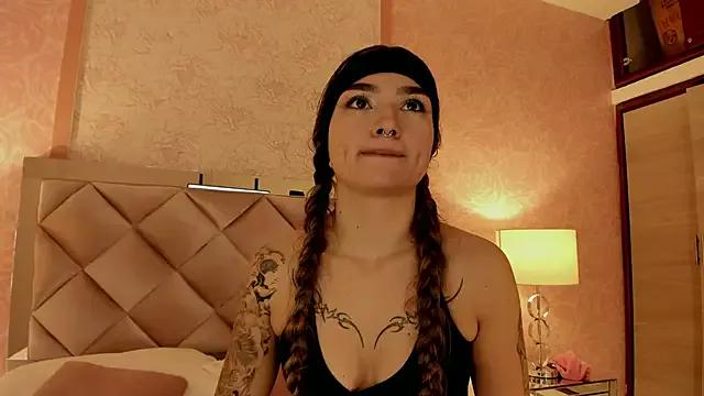 Unleash your urge for fetish cams livestreamers with our pick of steaming hot models, versed in the art of seduction and indulgence.