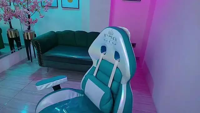 Unleash your urge for fetish cams livestreamers with our pick of steaming hot models, versed in the art of seduction and indulgence.