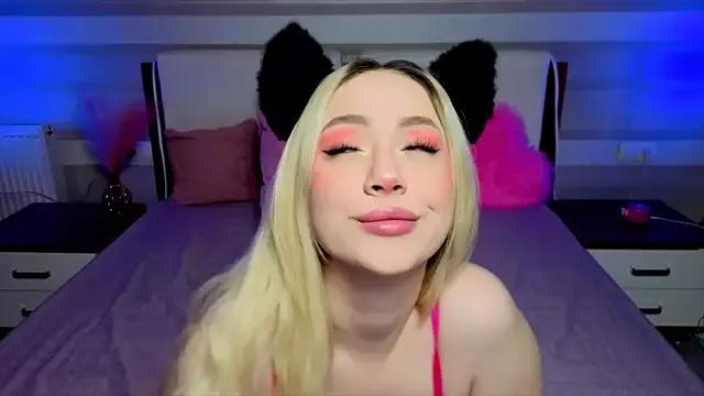 Unleash your urge for fetish cams livestreamers with our pick of steaming hot models, versed in the art of seduction and indulgence.