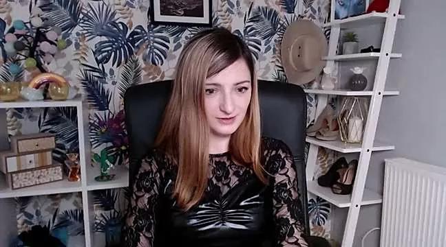 Unleash your urge for fetish cams livestreamers with our pick of steaming hot models, versed in the art of seduction and indulgence.