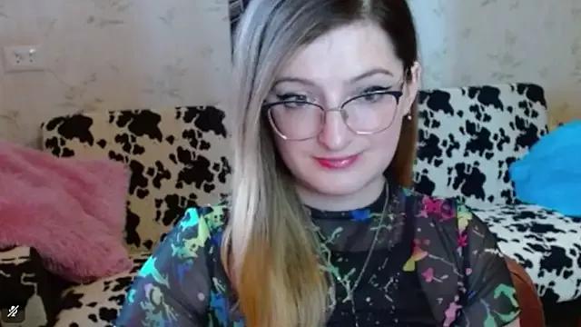 Arielsssplash from StripChat is Freechat