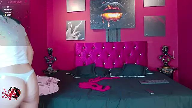 Unleash your urge for fetish cams livestreamers with our pick of steaming hot models, versed in the art of seduction and indulgence.