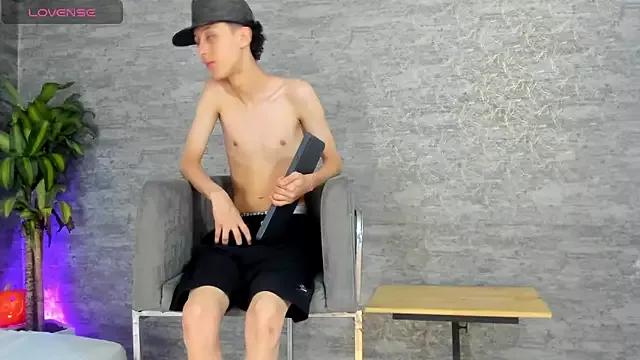 Unleash your urge for fetish cams livestreamers with our pick of steaming hot models, versed in the art of seduction and indulgence.