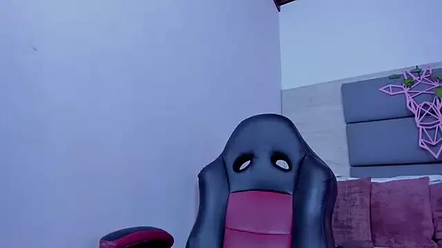 Unleash your urge for fetish cams livestreamers with our pick of steaming hot models, versed in the art of seduction and indulgence.