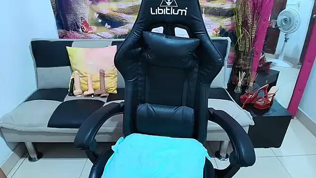 Unleash your urge for fetish cams livestreamers with our pick of steaming hot models, versed in the art of seduction and indulgence.