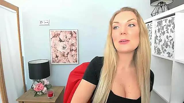 Unleash your urge for fetish cams livestreamers with our pick of steaming hot models, versed in the art of seduction and indulgence.