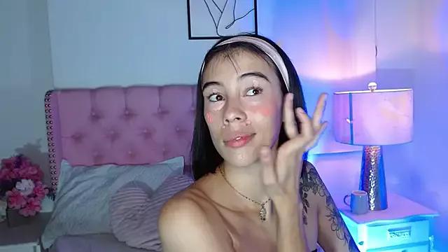 Aurora_saenz webcams show profile image 