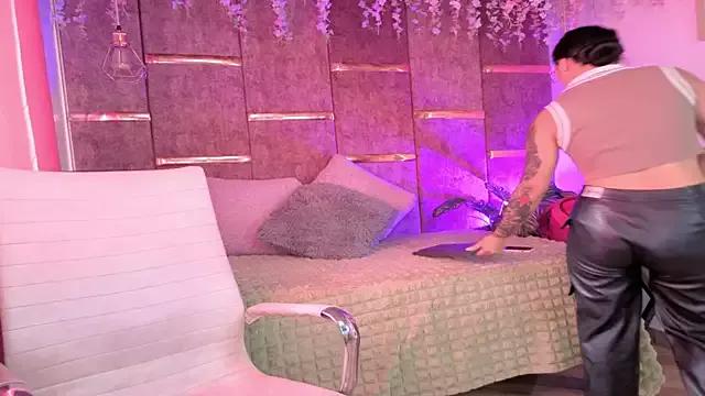 Unleash your urge for fetish cams livestreamers with our pick of steaming hot models, versed in the art of seduction and indulgence.