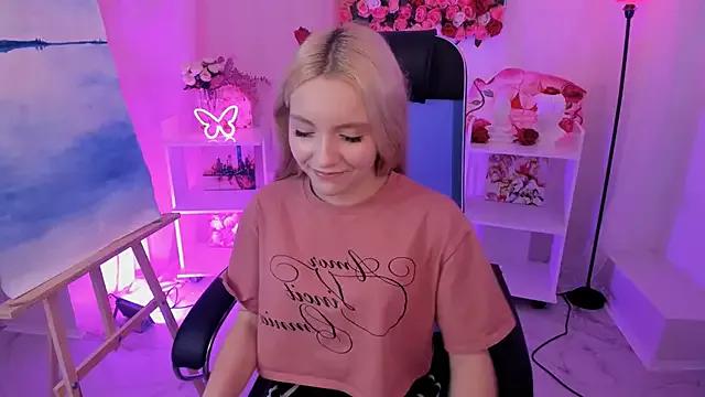 AuroraWrenfield from StripChat is Freechat