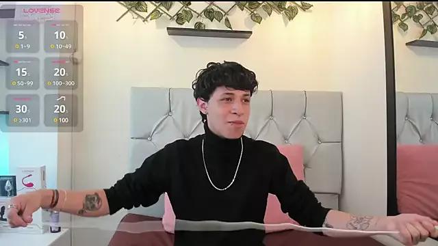 Axel__Evans from StripChat is Freechat