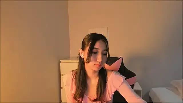 aysamin from StripChat is Freechat