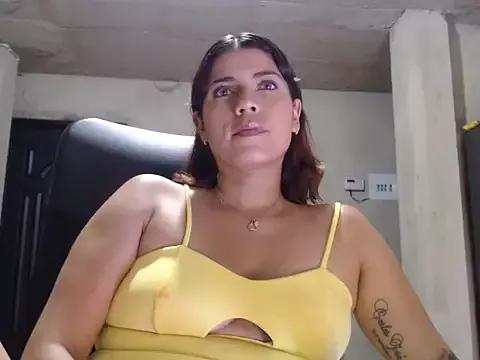 baby_andreaa from StripChat is Freechat