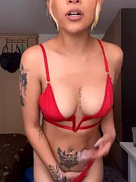 Unleash your urge for fetish cams livestreamers with our pick of steaming hot models, versed in the art of seduction and indulgence.