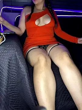 Unleash your urge for fetish cams livestreamers with our pick of steaming hot models, versed in the art of seduction and indulgence.
