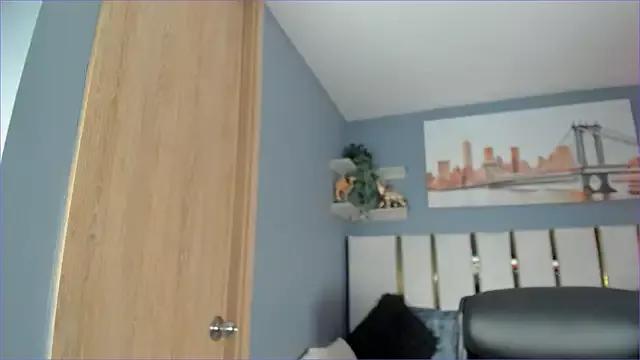 Bambi_gurl from StripChat is Freechat