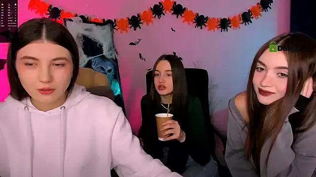 Unleash your urge for fetish cams livestreamers with our pick of steaming hot models, versed in the art of seduction and indulgence.