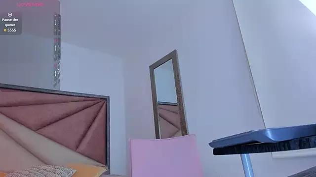 Unleash your urge for fetish cams livestreamers with our pick of steaming hot models, versed in the art of seduction and indulgence.