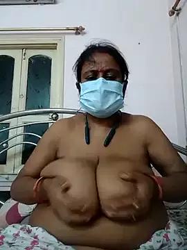 Barna_Love from StripChat is Freechat