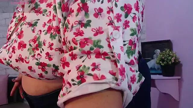 Unleash your urge for fetish cams livestreamers with our pick of steaming hot models, versed in the art of seduction and indulgence.