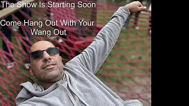 bear_russian_hunk from StripChat is Freechat