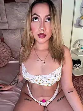 Unleash your urge for fetish cams livestreamers with our pick of steaming hot models, versed in the art of seduction and indulgence.