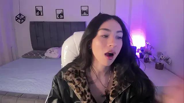 Unleash your urge for fetish cams livestreamers with our pick of steaming hot models, versed in the art of seduction and indulgence.