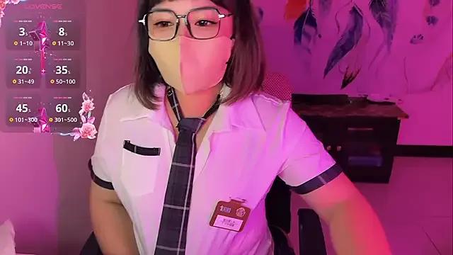 bee_baby from StripChat is Freechat
