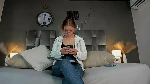 Unleash your urge for fetish cams livestreamers with our pick of steaming hot models, versed in the art of seduction and indulgence.