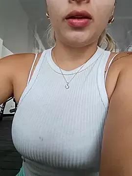 Belinda-Naughty from StripChat is Freechat