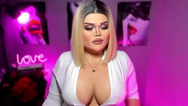 BelindaLovex from StripChat is Freechat