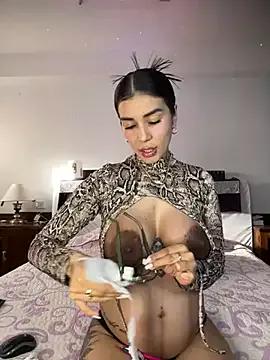 Unleash your urge for fetish cams livestreamers with our pick of steaming hot models, versed in the art of seduction and indulgence.