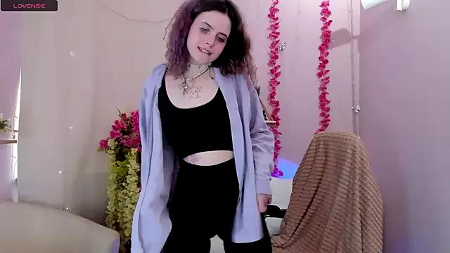 Bella_Robinson from StripChat is Freechat