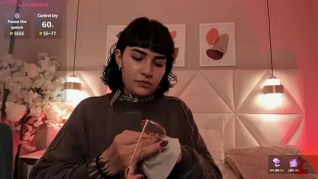 Bella_veil from StripChat is Freechat