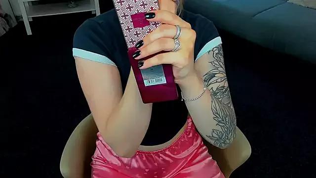 BellaBlazee from StripChat is Freechat