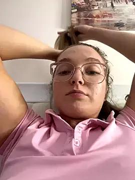 Bellatrisssaa from StripChat is Freechat