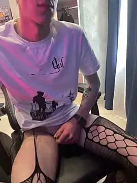 Unleash your urge for fetish cams livestreamers with our pick of steaming hot models, versed in the art of seduction and indulgence.