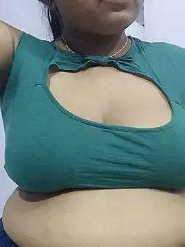 BigAssSarah from StripChat is Freechat
