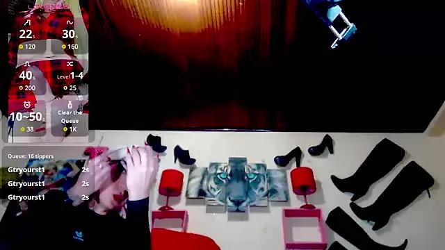 Unleash your urge for fetish cams livestreamers with our pick of steaming hot models, versed in the art of seduction and indulgence.