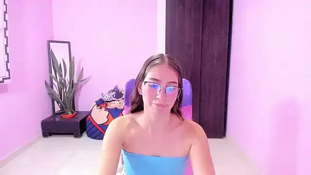 Unleash your urge for fetish cams livestreamers with our pick of steaming hot models, versed in the art of seduction and indulgence.