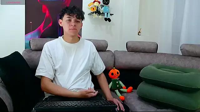 bluewolf247 from StripChat is Freechat