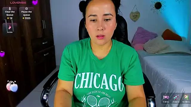 bonny_greyl from StripChat is Freechat