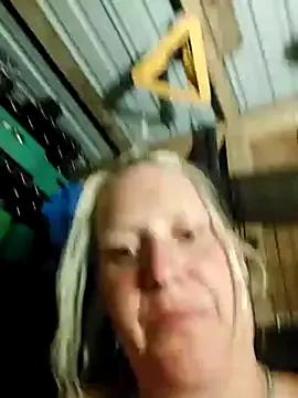 Bouncy-Bella28X from StripChat is Freechat