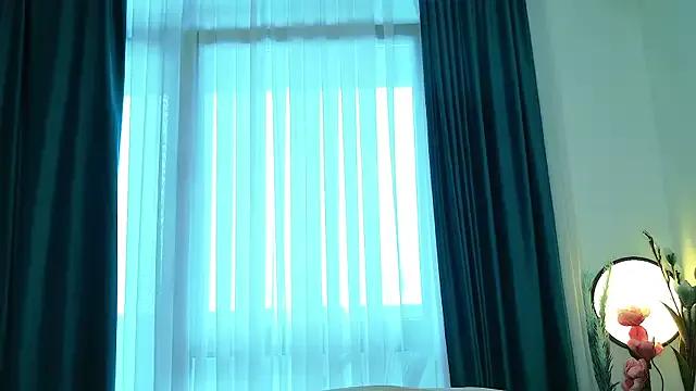 Brenda_M00n from StripChat is Freechat
