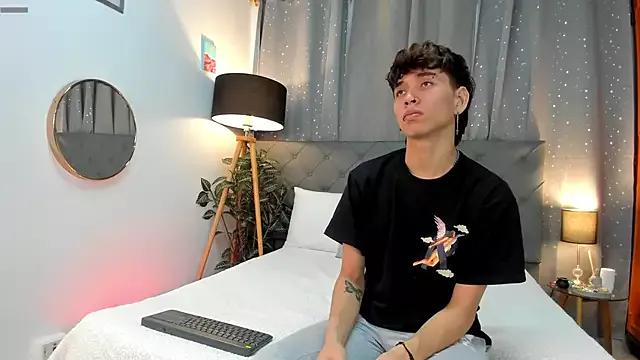 Brian-Ausslos from StripChat is Freechat