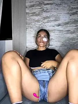 Unleash your urge for fetish cams livestreamers with our pick of steaming hot models, versed in the art of seduction and indulgence.
