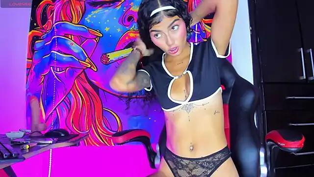 Unleash your urge for fetish cams livestreamers with our pick of steaming hot models, versed in the art of seduction and indulgence.